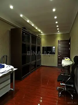 Satılır 4 otaqlı mənzil 172 m²