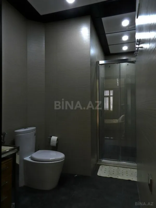 Satılır 4 otaqlı mənzil 172 m²