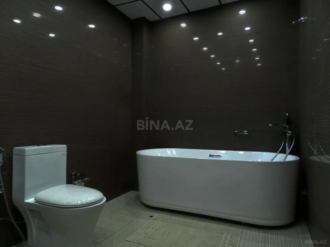 Satılır 4 otaqlı mənzil 172 m²