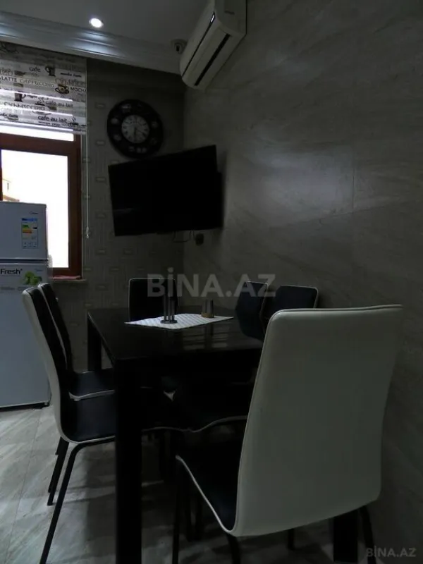 Satılır 4 otaqlı mənzil 172 m²