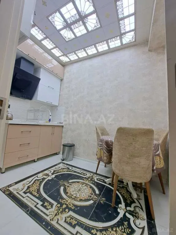 Satılır 2 otaqlı mənzil 68 m²