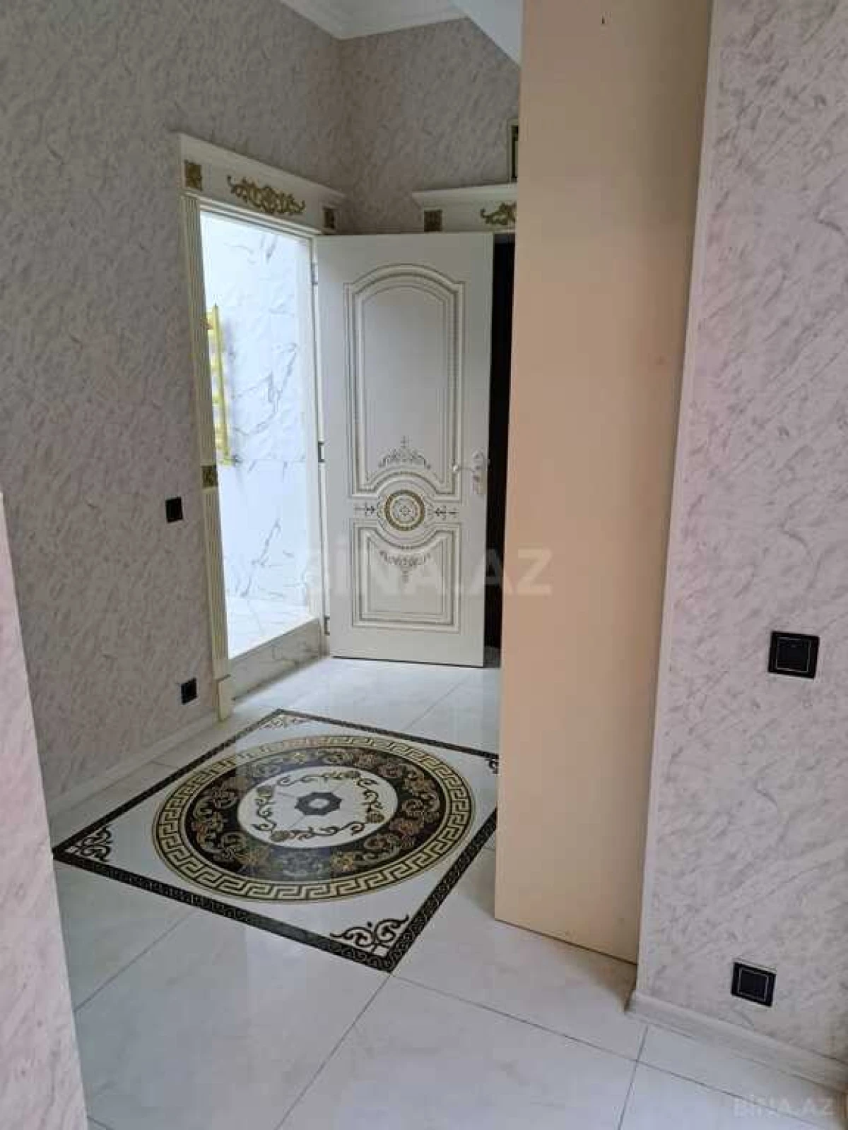 Satılır 2 otaqlı mənzil 68 m²