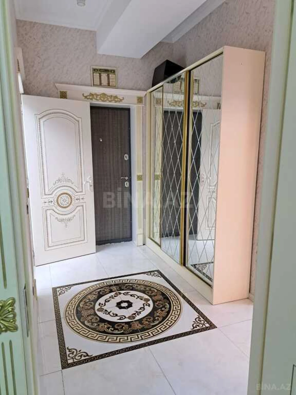 Satılır 2 otaqlı mənzil 68 m²
