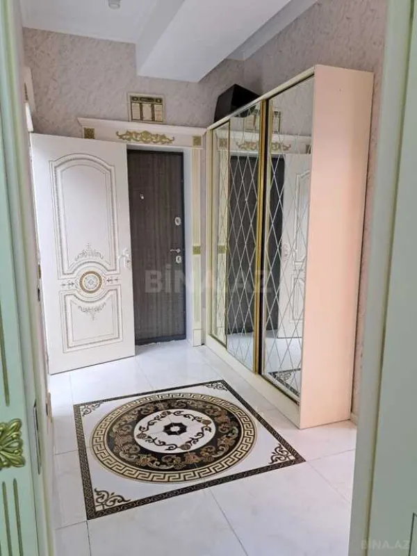 Satılır 2 otaqlı mənzil 68 m²
