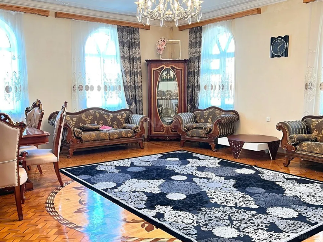 Satılır 7 otaqlı həyət evi 350 m²