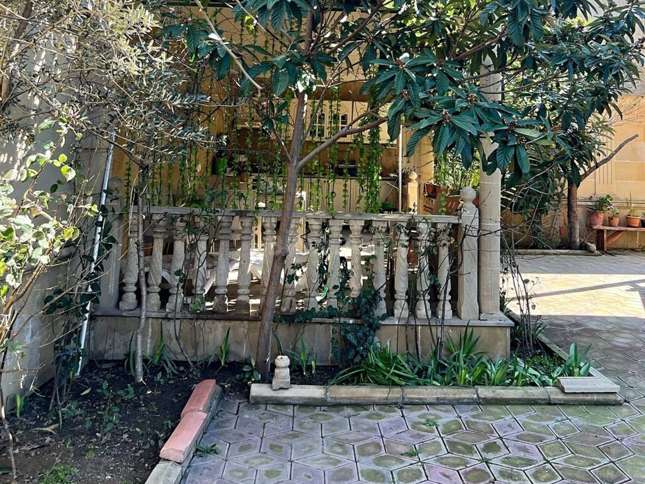 Satılır 7 otaqlı həyət evi 350 m²