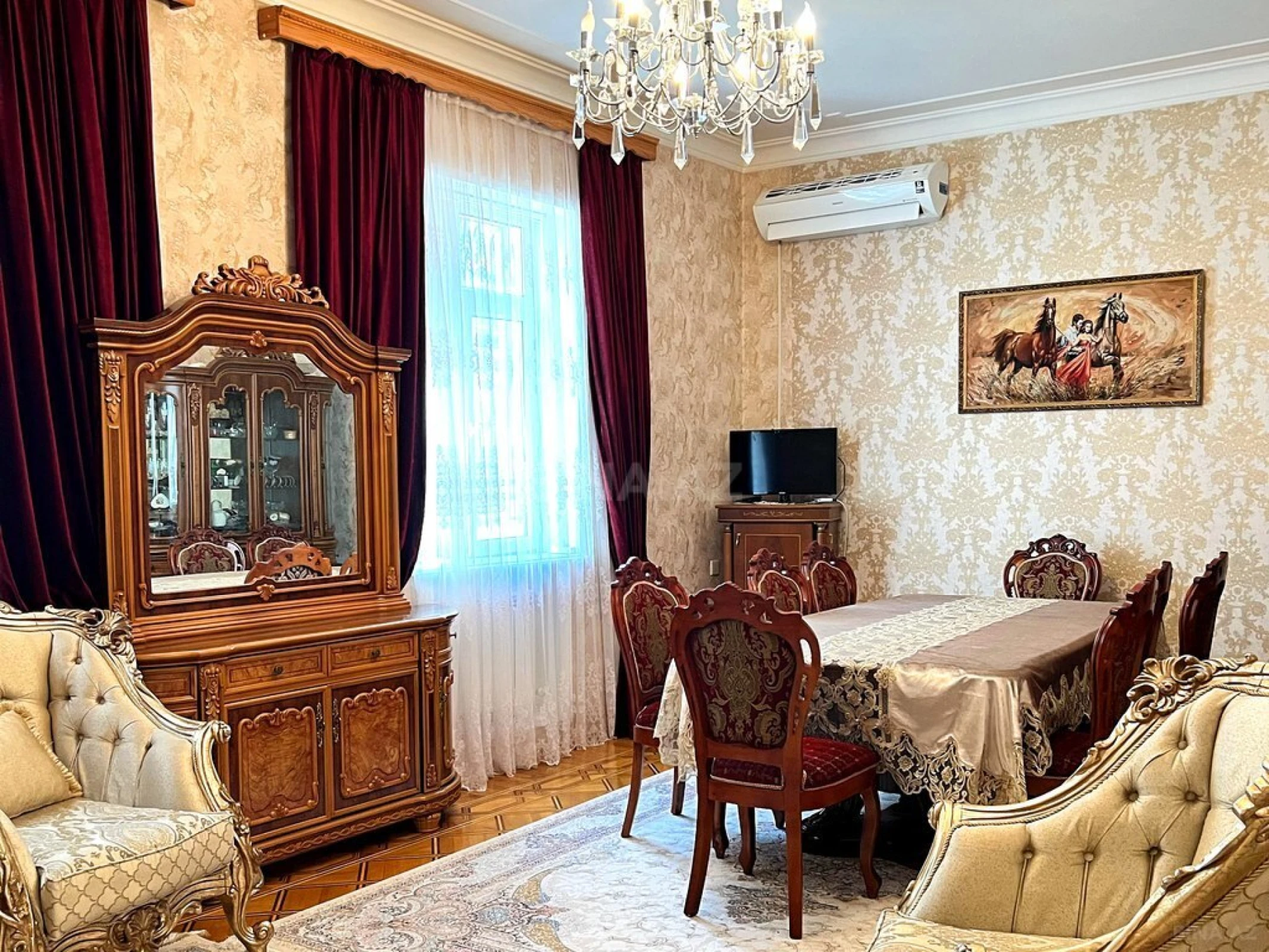 Satılır 7 otaqlı həyət evi 350 m²