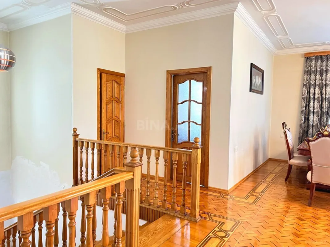 Satılır 7 otaqlı həyət evi 350 m²