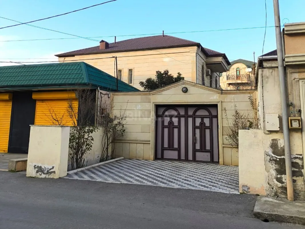 Satılır 7 otaqlı həyət evi 350 m²