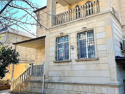 Satılır 7 otaqlı həyət evi 350 m²