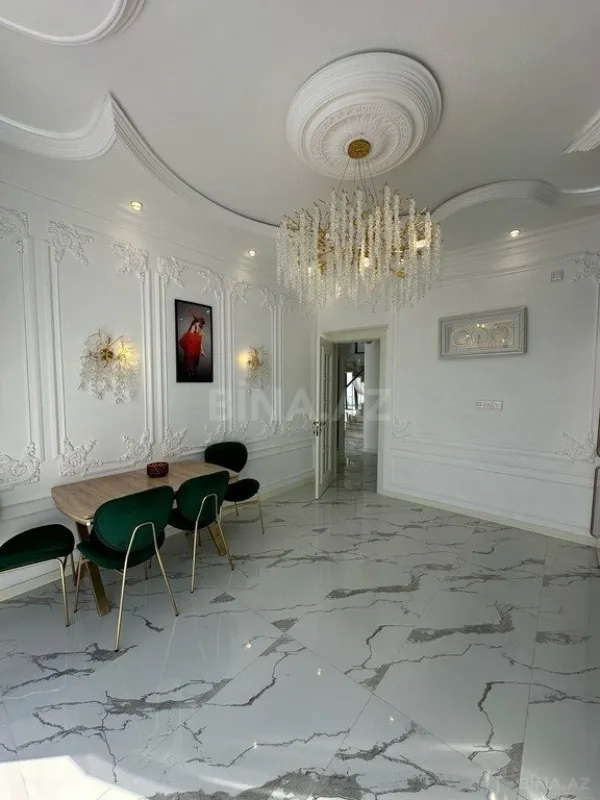 Satılır 6 otaqlı həyət evi 220 m²