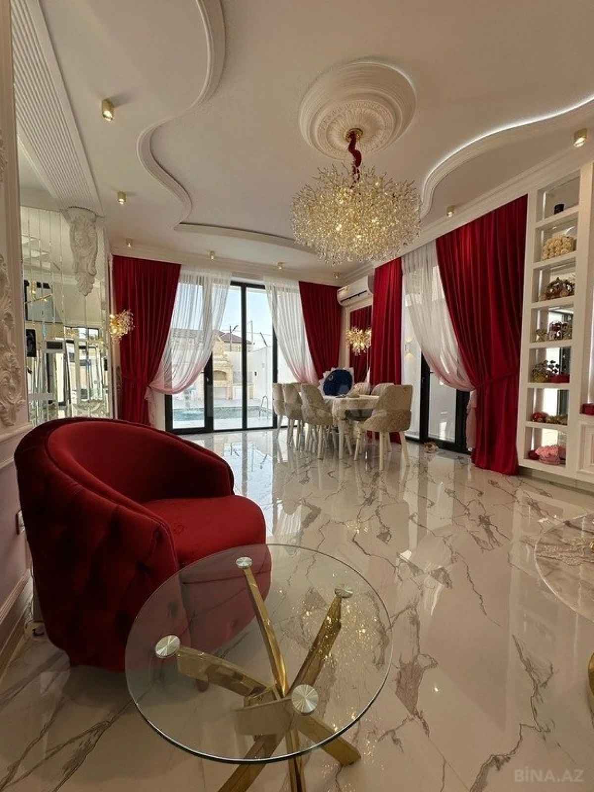 Satılır 6 otaqlı həyət evi 220 m²