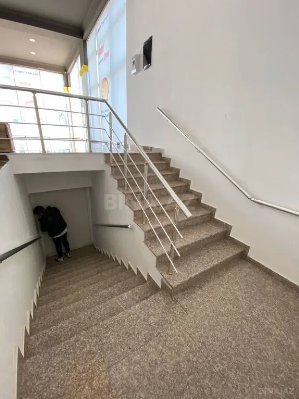 Kirayə verilir obyekt 1200 m²