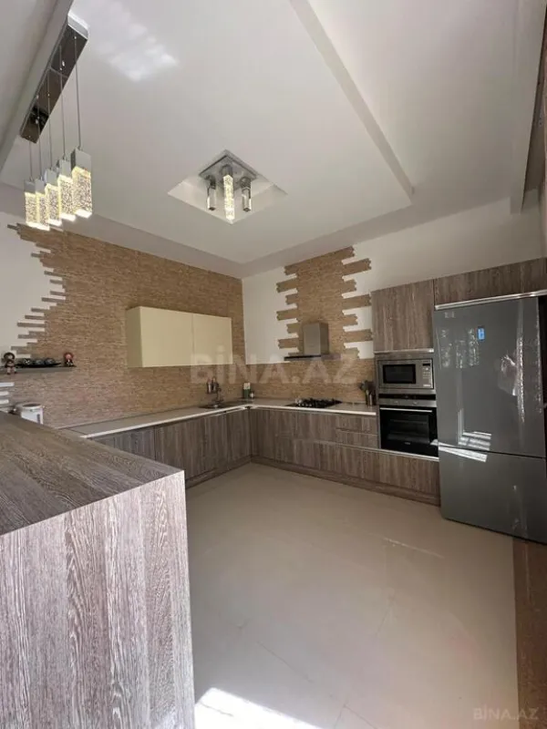 Satılır 5 otaqlı həyət evi 200 m²