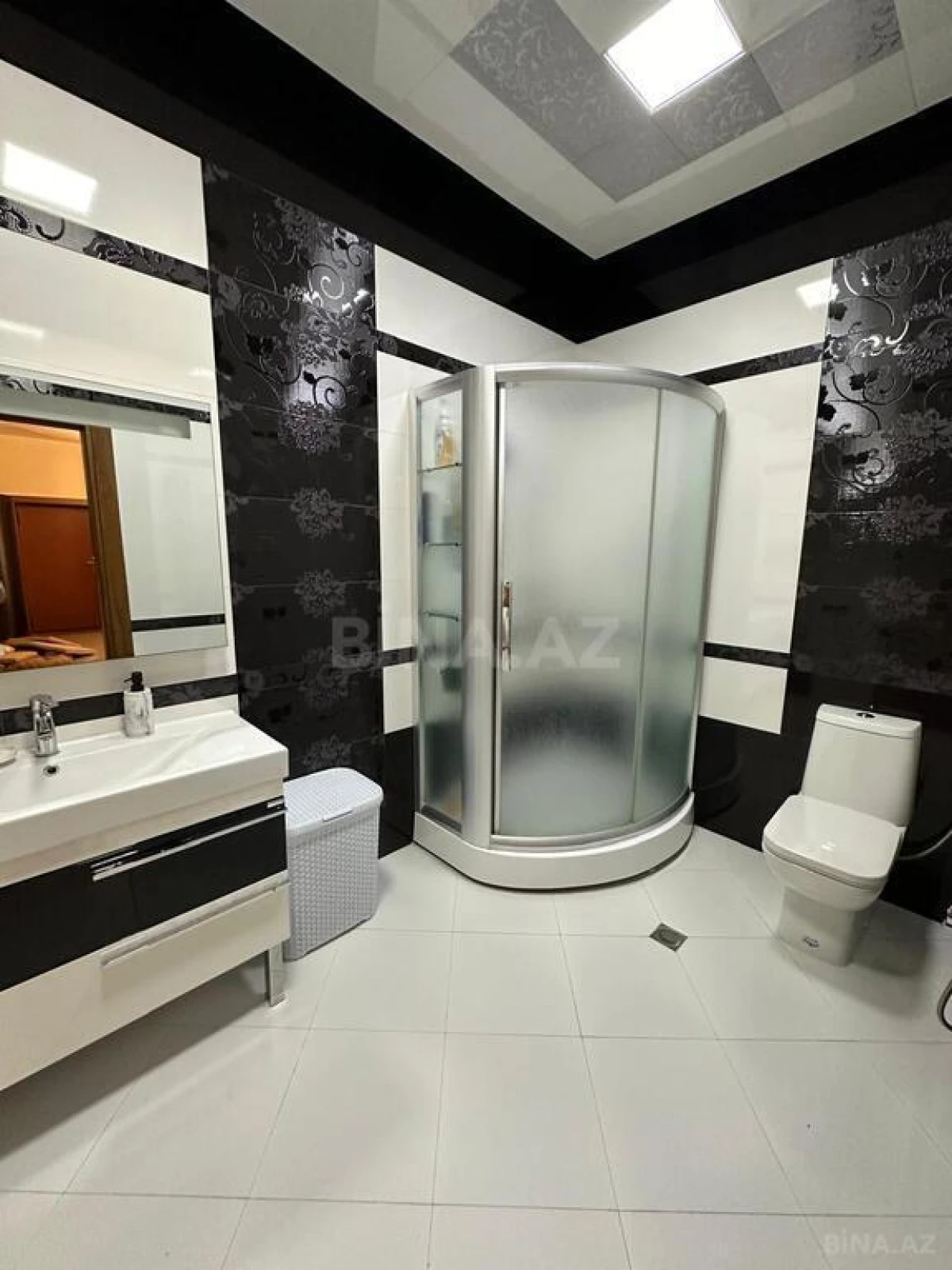 Satılır 5 otaqlı həyət evi 200 m²