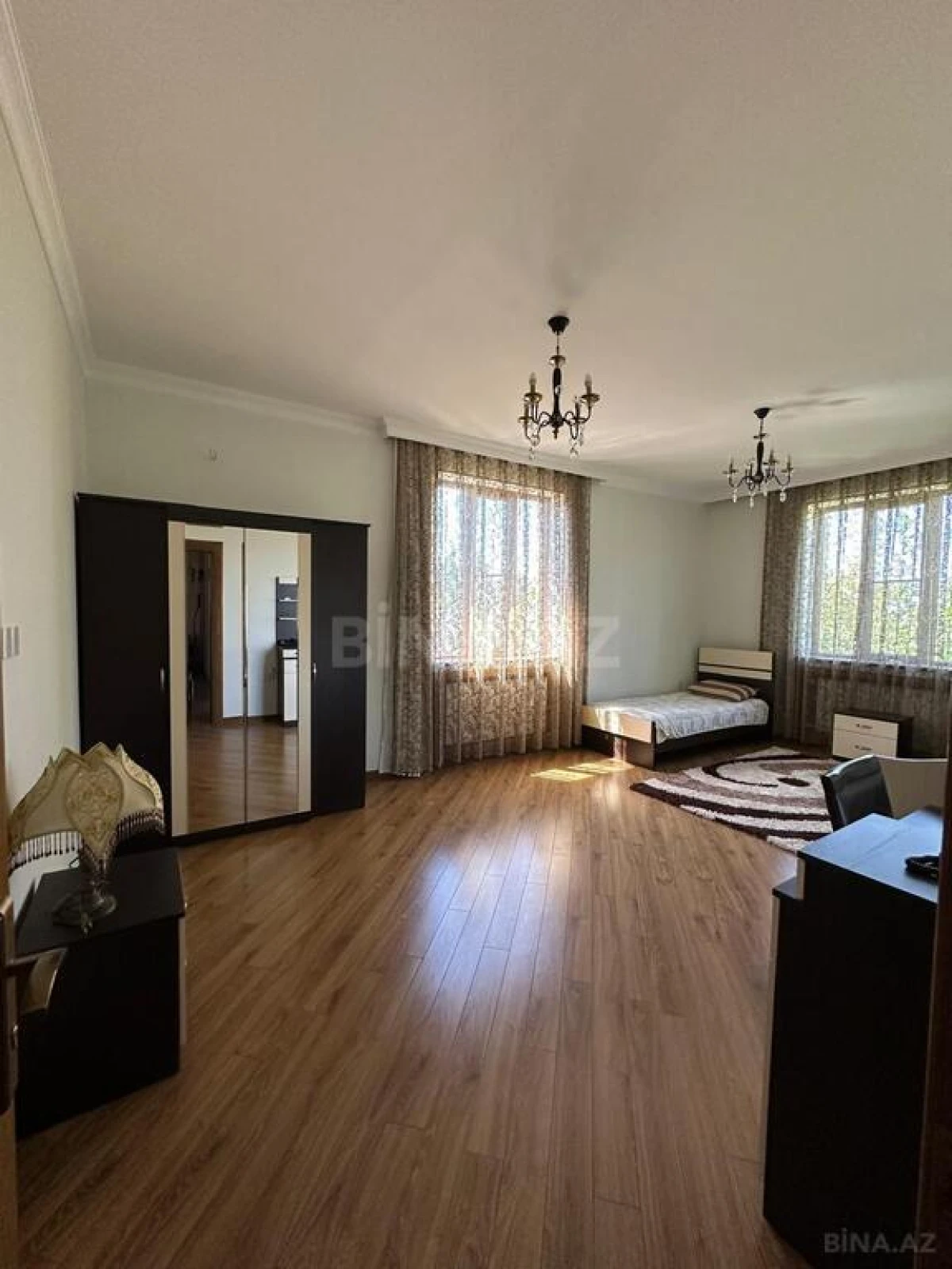 Satılır 5 otaqlı həyət evi 200 m²