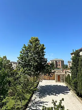 Satılır 5 otaqlı həyət evi 200 m²