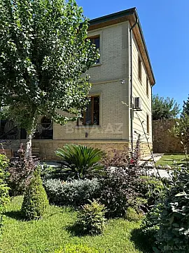 Satılır 5 otaqlı həyət evi 200 m²