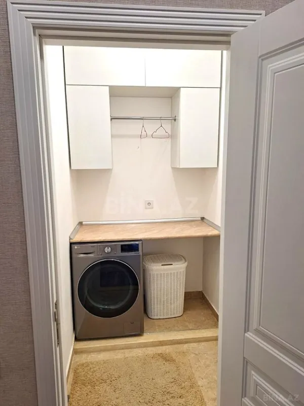 Satılır 3 otaqlı mənzil 117 m²