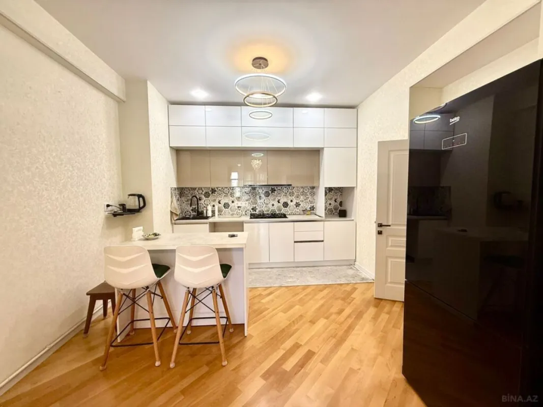 Satılır 3 otaqlı mənzil 117 m²