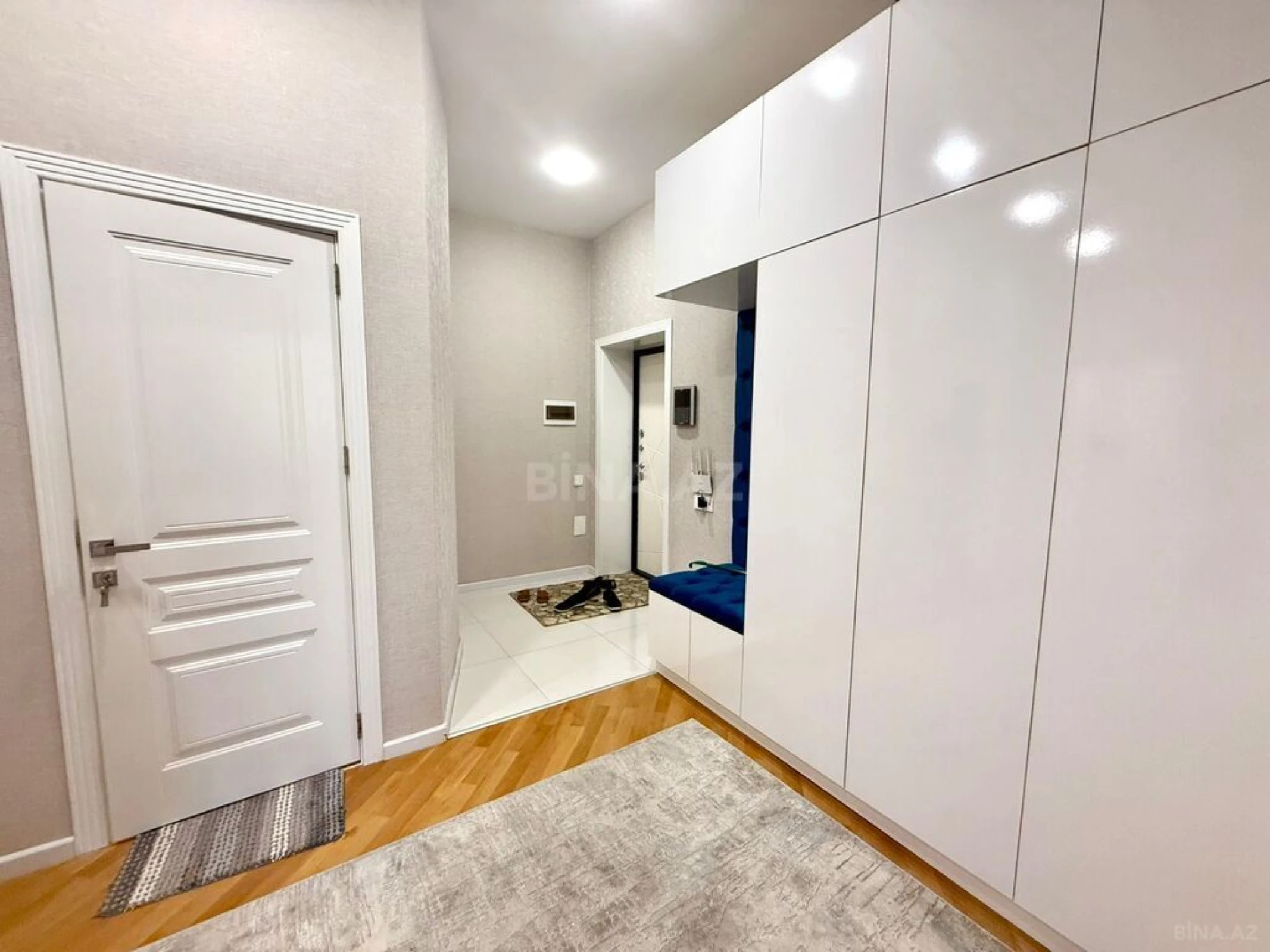 Satılır 3 otaqlı mənzil 117 m²