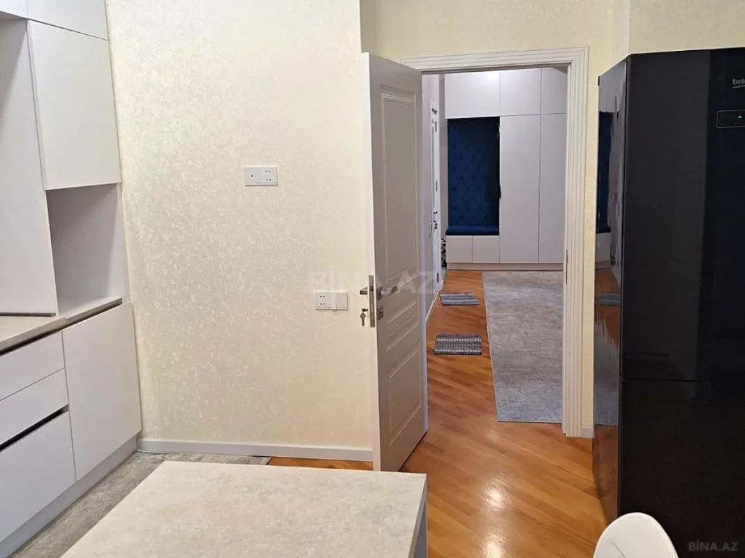 Satılır 3 otaqlı mənzil 117 m²