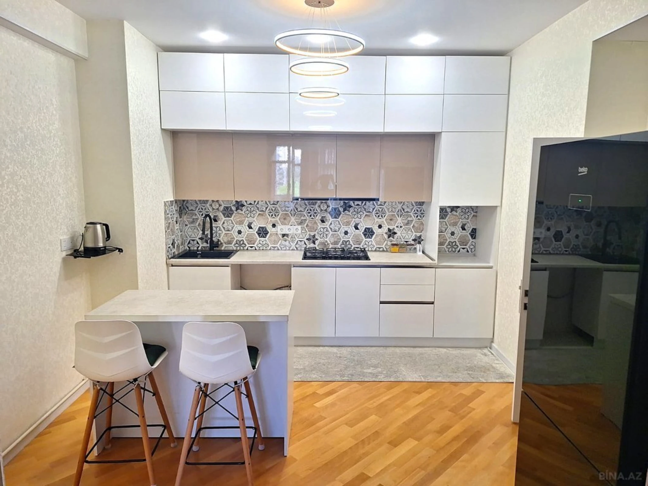 Satılır 3 otaqlı mənzil 117 m²