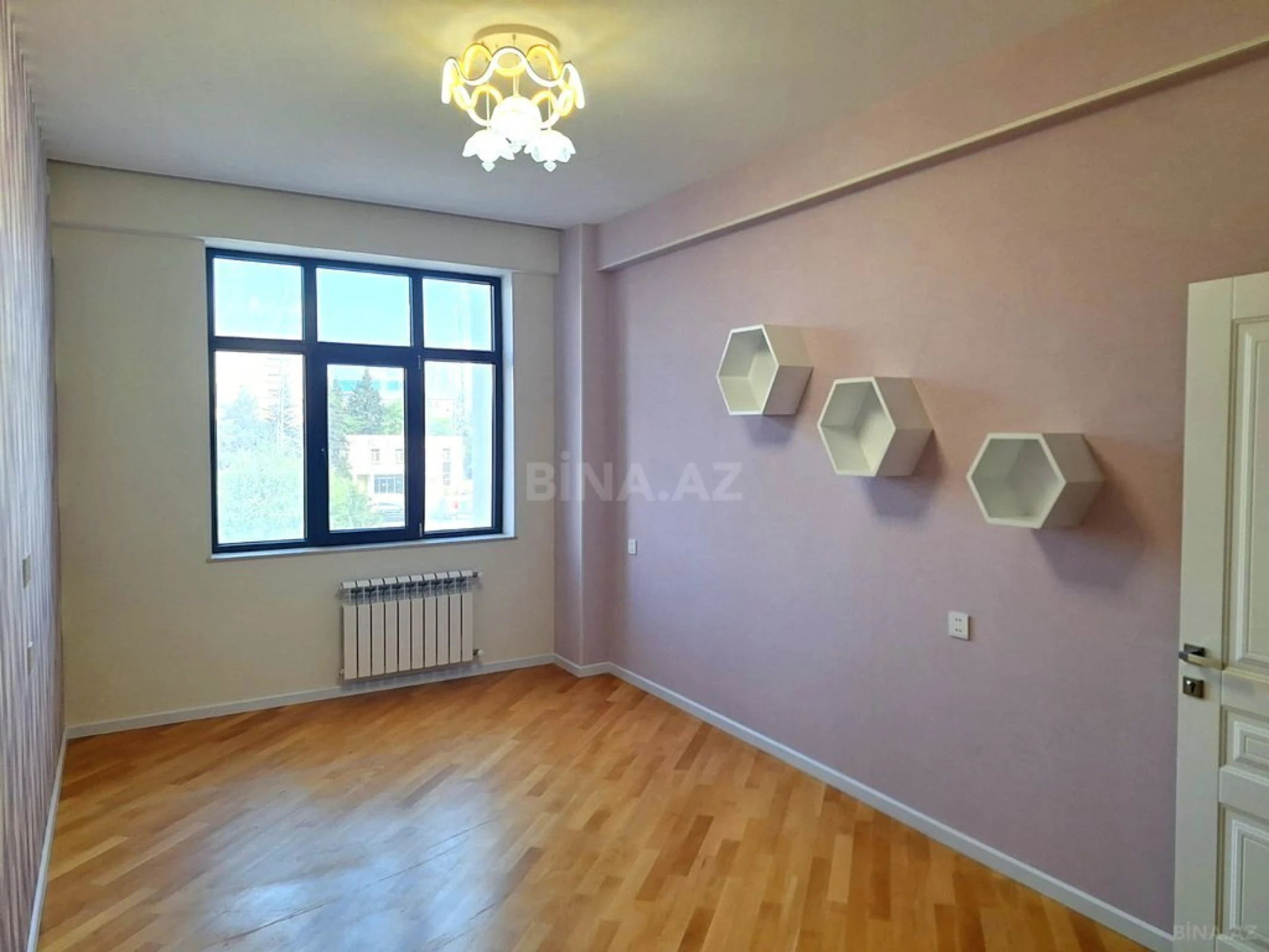 Satılır 3 otaqlı mənzil 117 m²