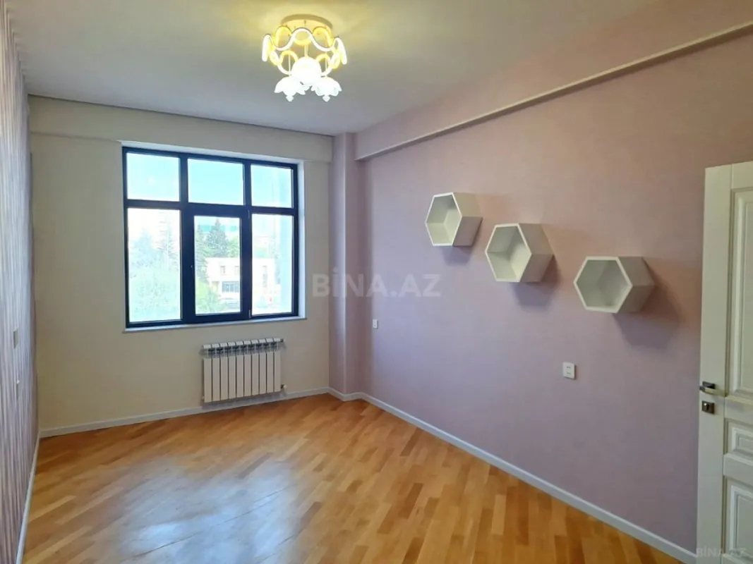 Satılır 3 otaqlı mənzil 117 m²