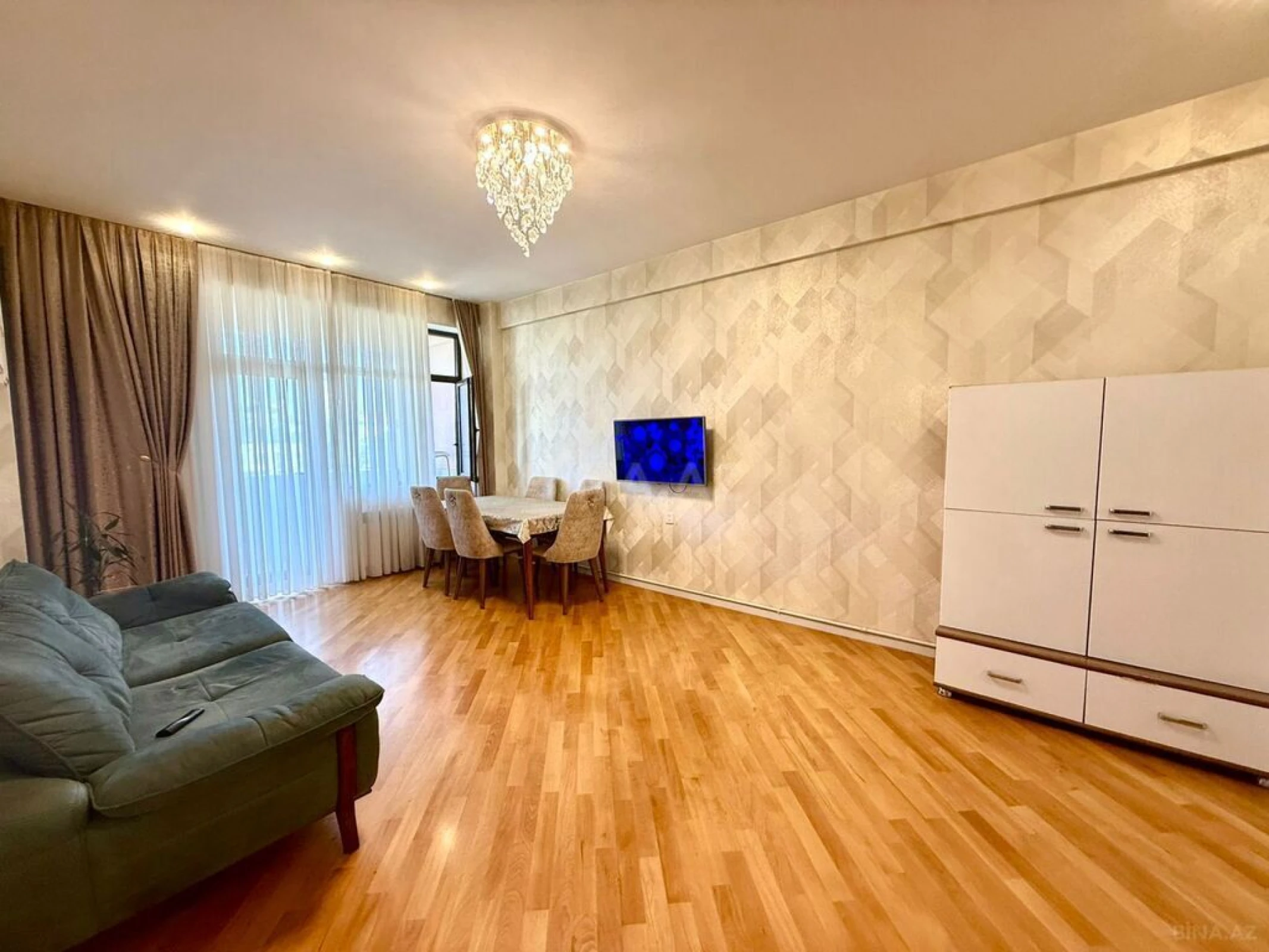 Satılır 3 otaqlı mənzil 117 m²