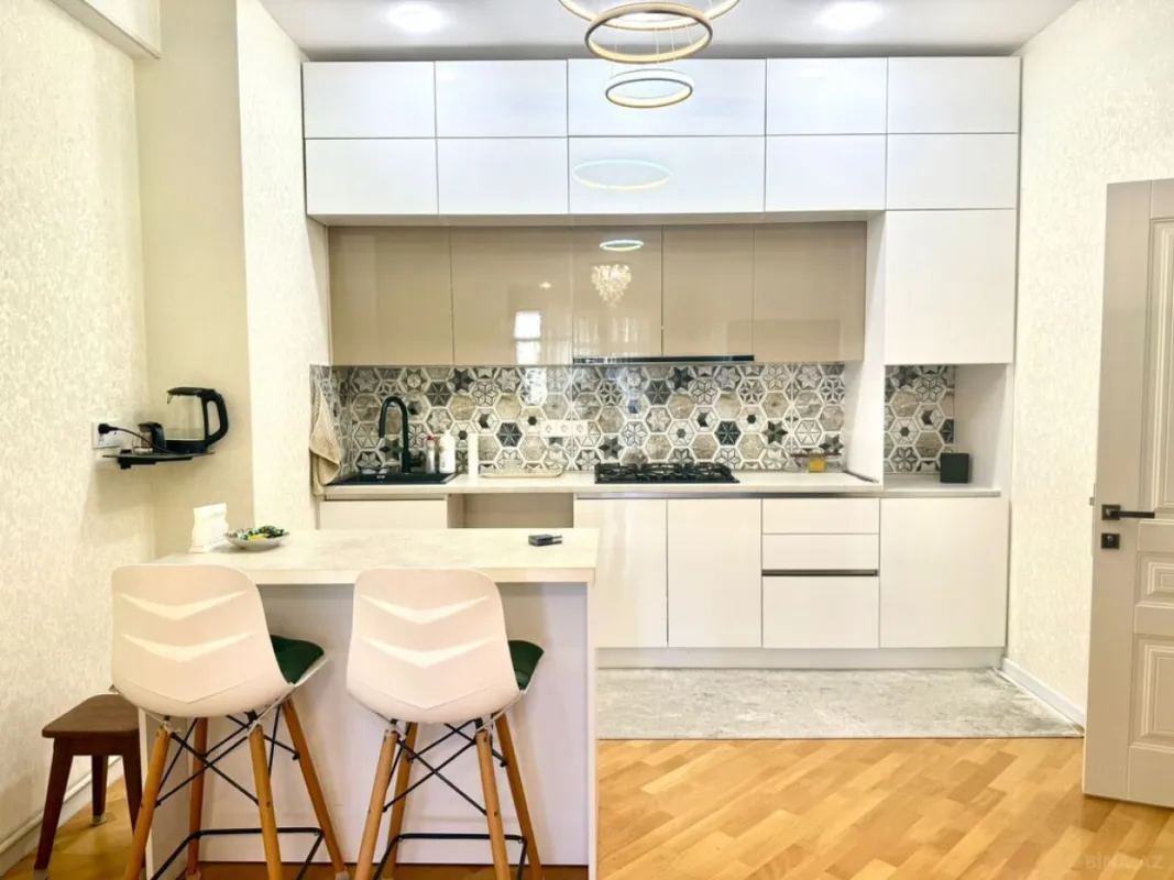 Satılır 3 otaqlı mənzil 117 m²