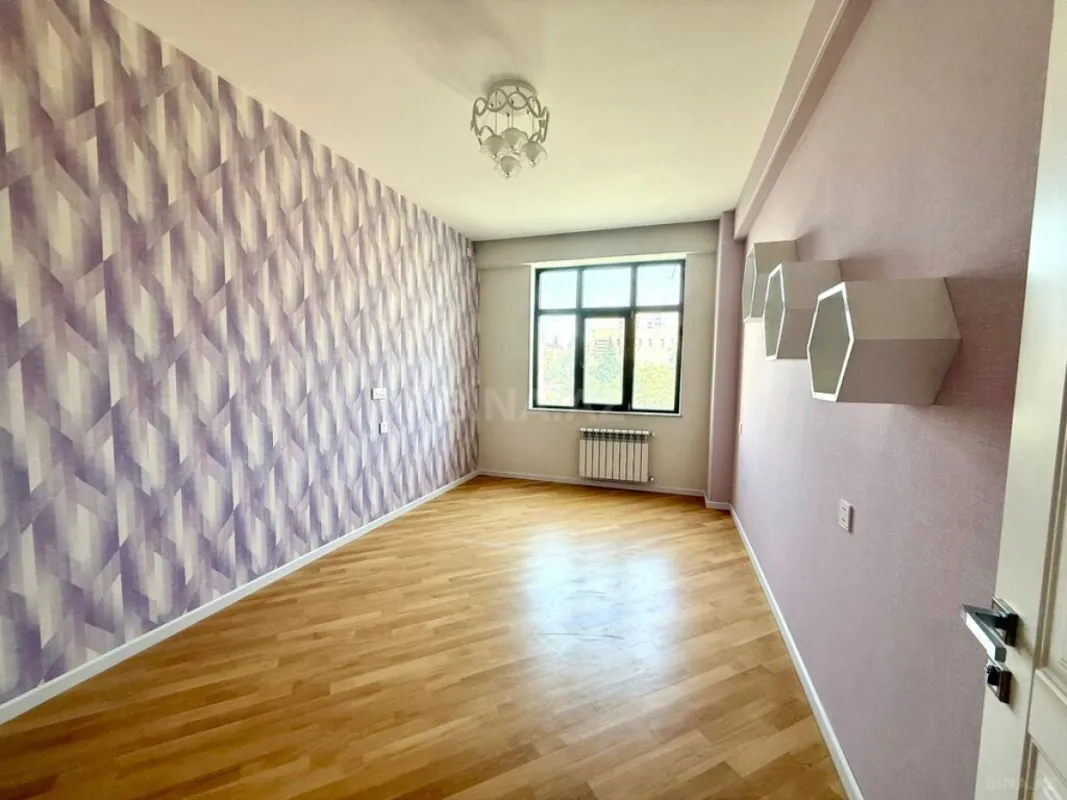 Satılır 3 otaqlı mənzil 117 m²