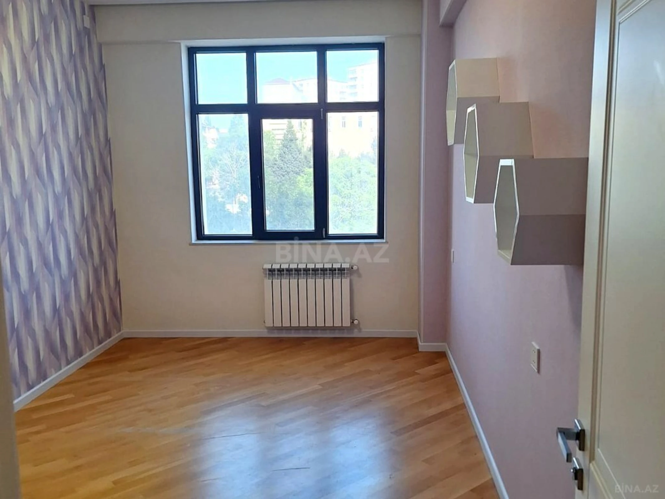 Satılır 3 otaqlı mənzil 117 m²