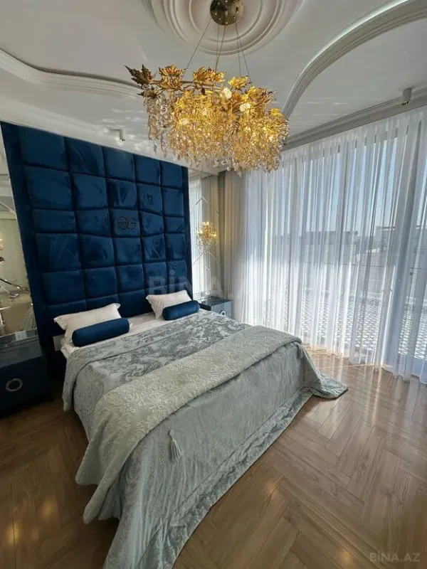 Satılır 6 otaqlı həyət evi 300 m²