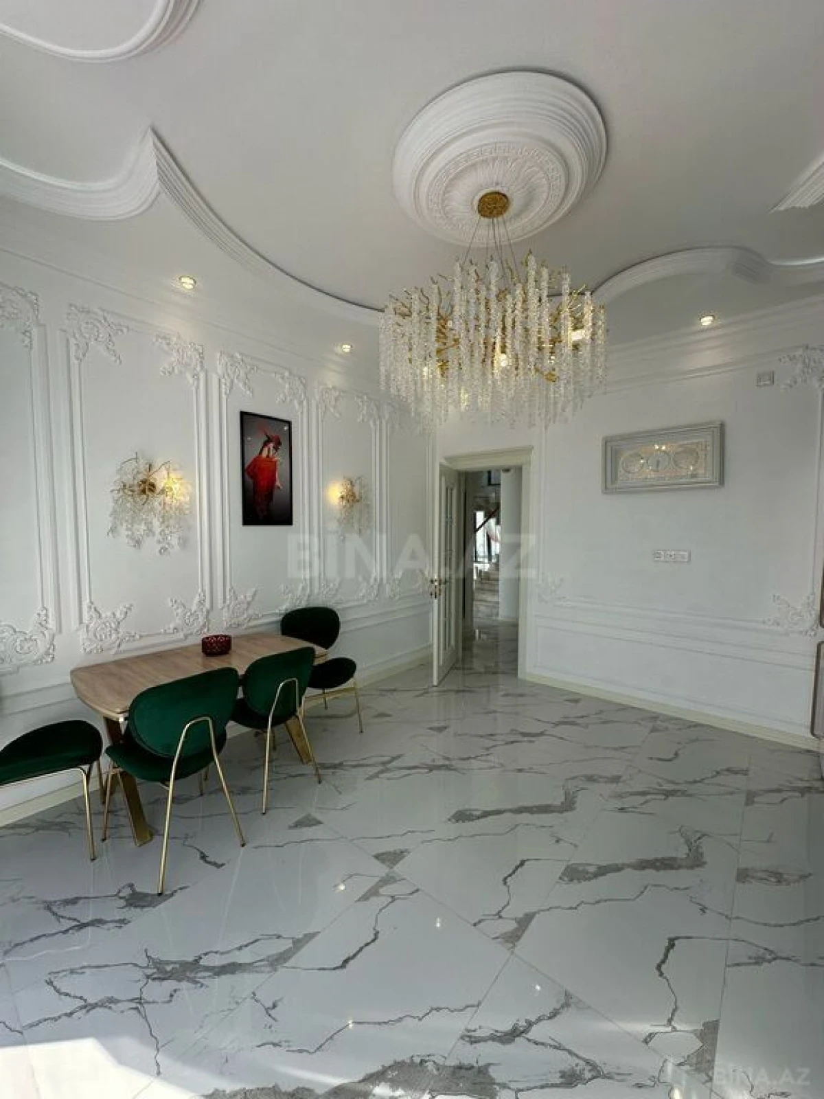 Satılır 6 otaqlı həyət evi 300 m²