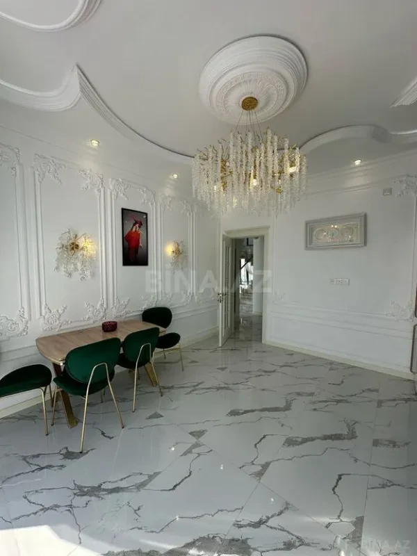 Satılır 6 otaqlı həyət evi 300 m²