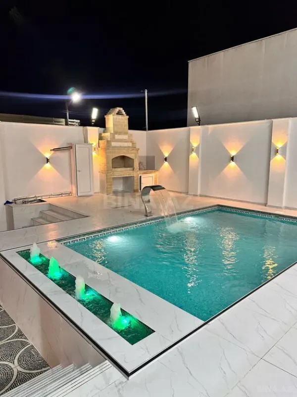 Satılır 6 otaqlı həyət evi 300 m²