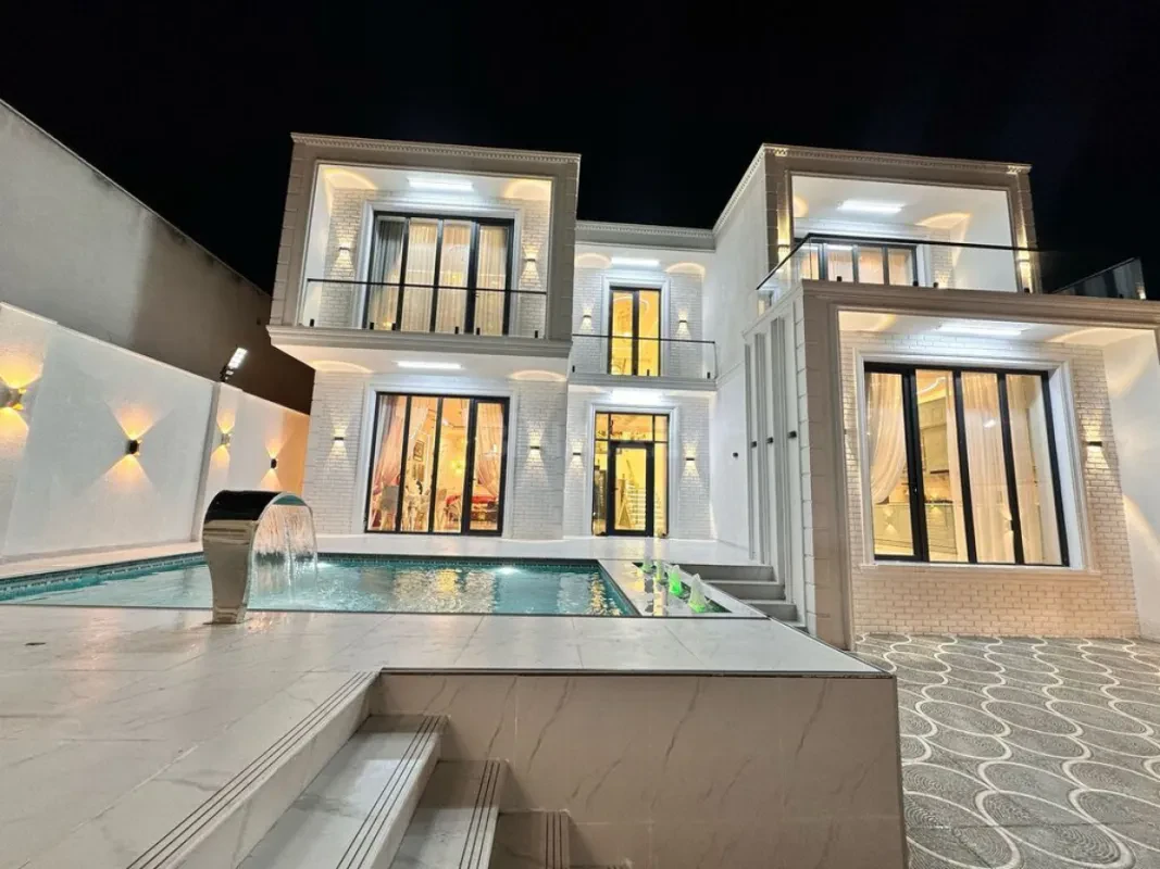 Satılır 6 otaqlı həyət evi 300 m²