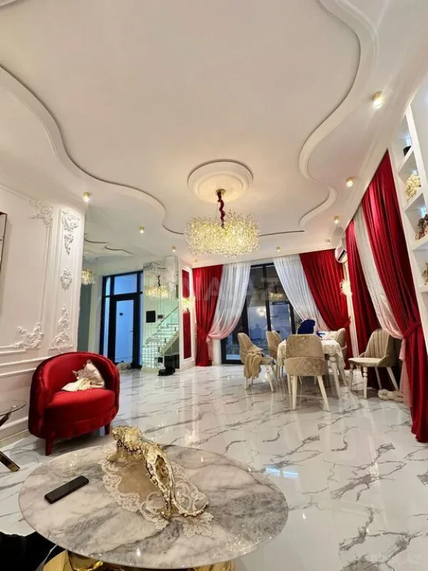 Satılır 6 otaqlı həyət evi 300 m²