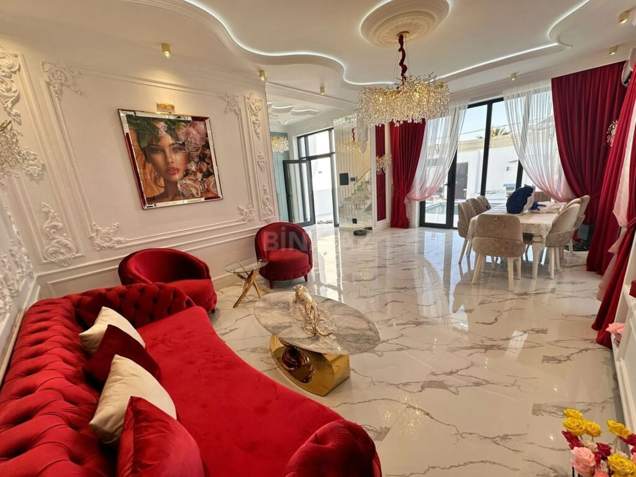 Satılır 6 otaqlı həyət evi 300 m²