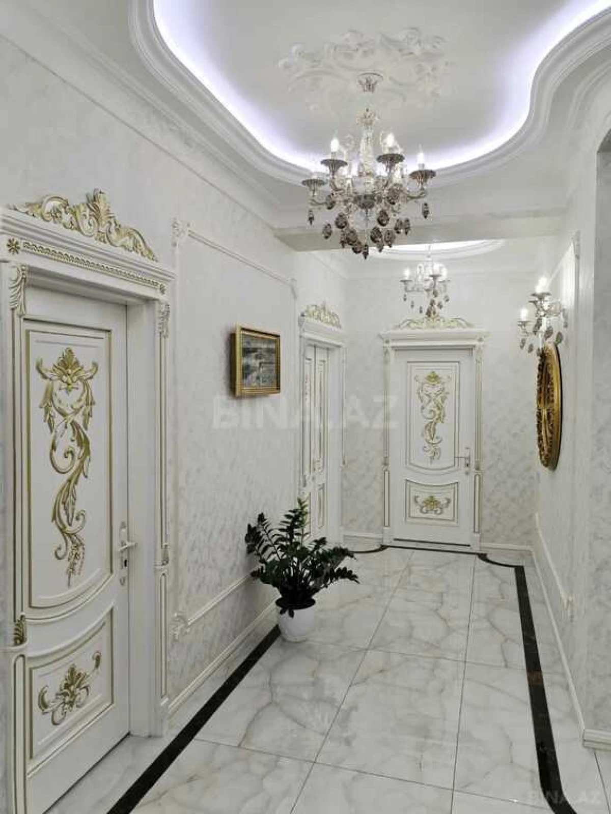 Satılır 3 otaqlı mənzil 145 m²