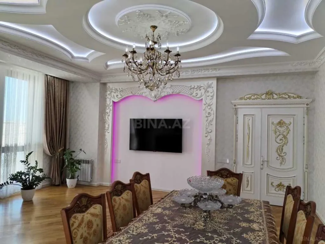 Satılır 3 otaqlı mənzil 145 m²