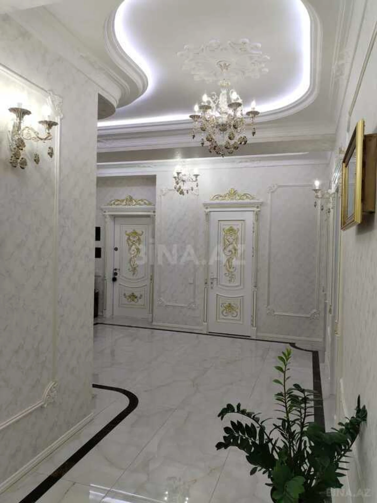 Satılır 3 otaqlı mənzil 145 m²