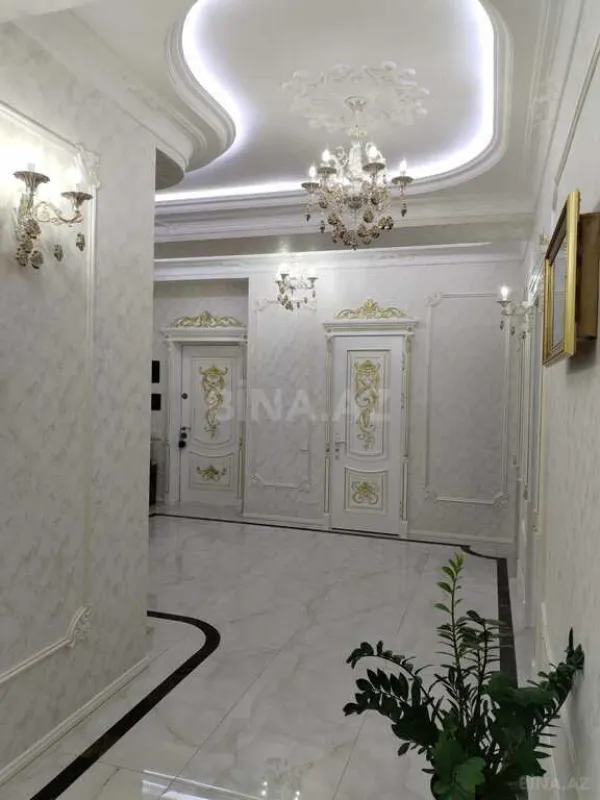 Satılır 3 otaqlı mənzil 145 m²