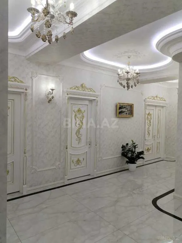 Satılır 3 otaqlı mənzil 145 m²