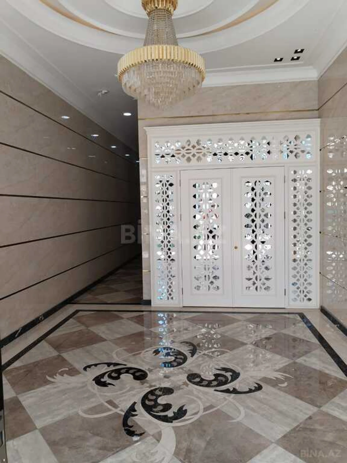 Satılır 3 otaqlı mənzil 145 m²