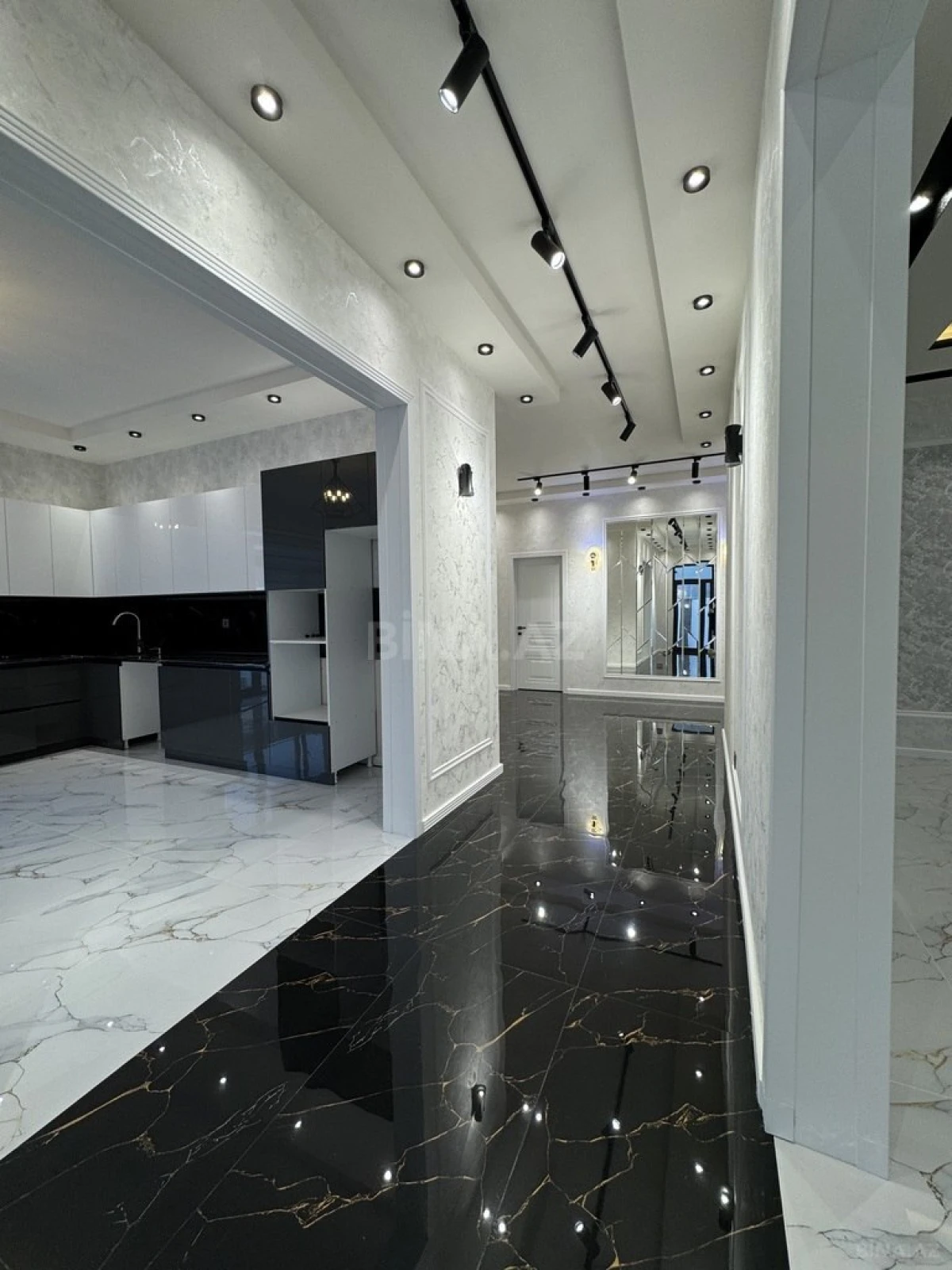 Satılır 4 otaqlı həyət evi 180 m²