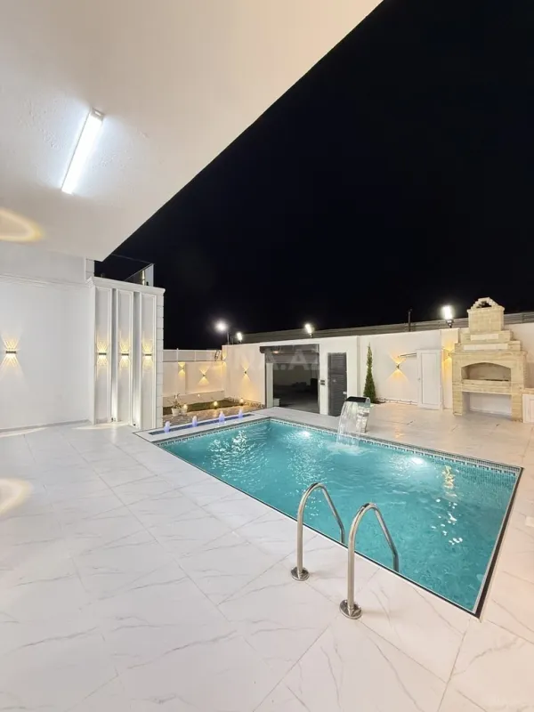 Satılır 6 otaqlı həyət evi 220 m²