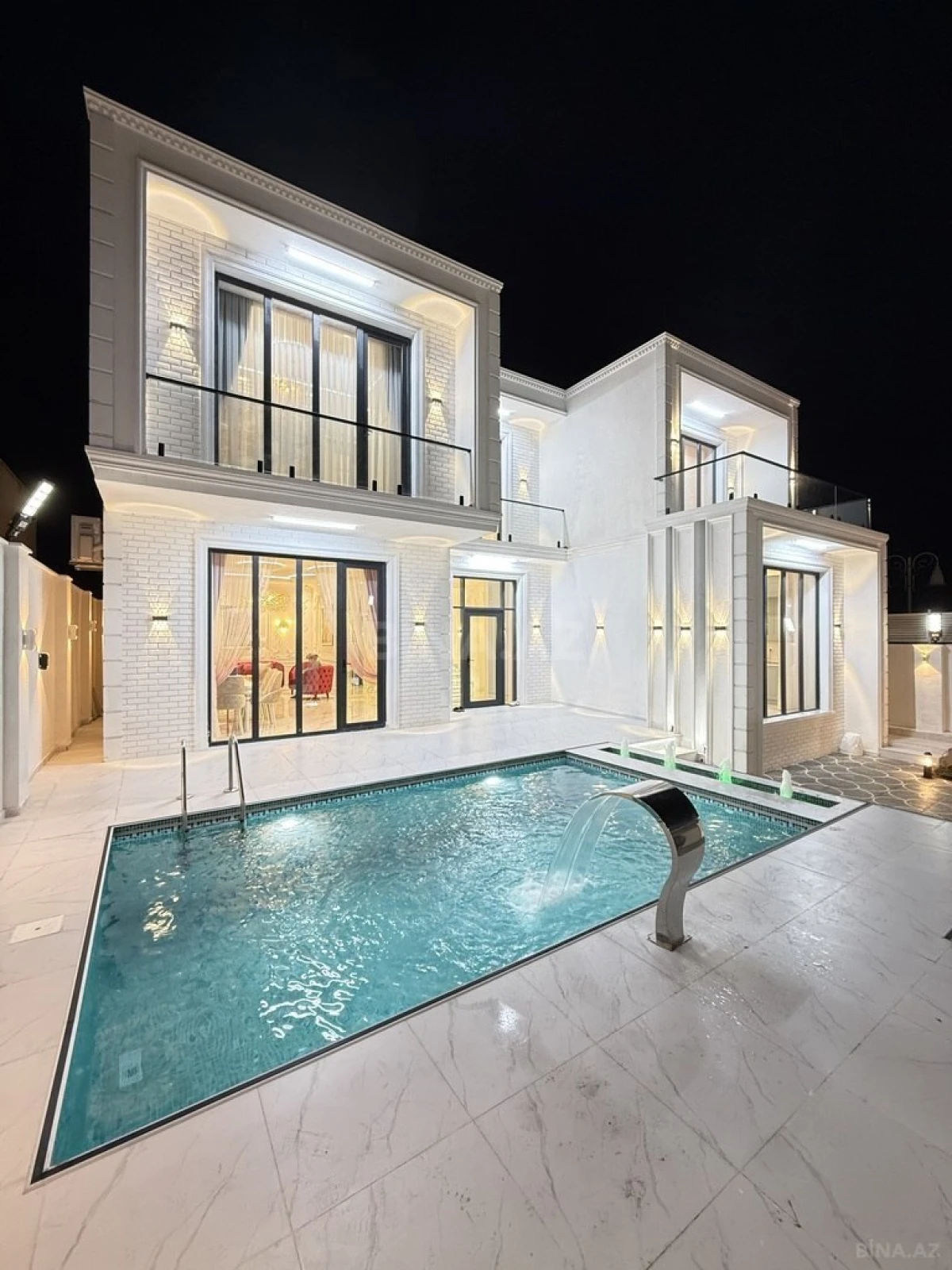 Satılır 6 otaqlı həyət evi 220 m²