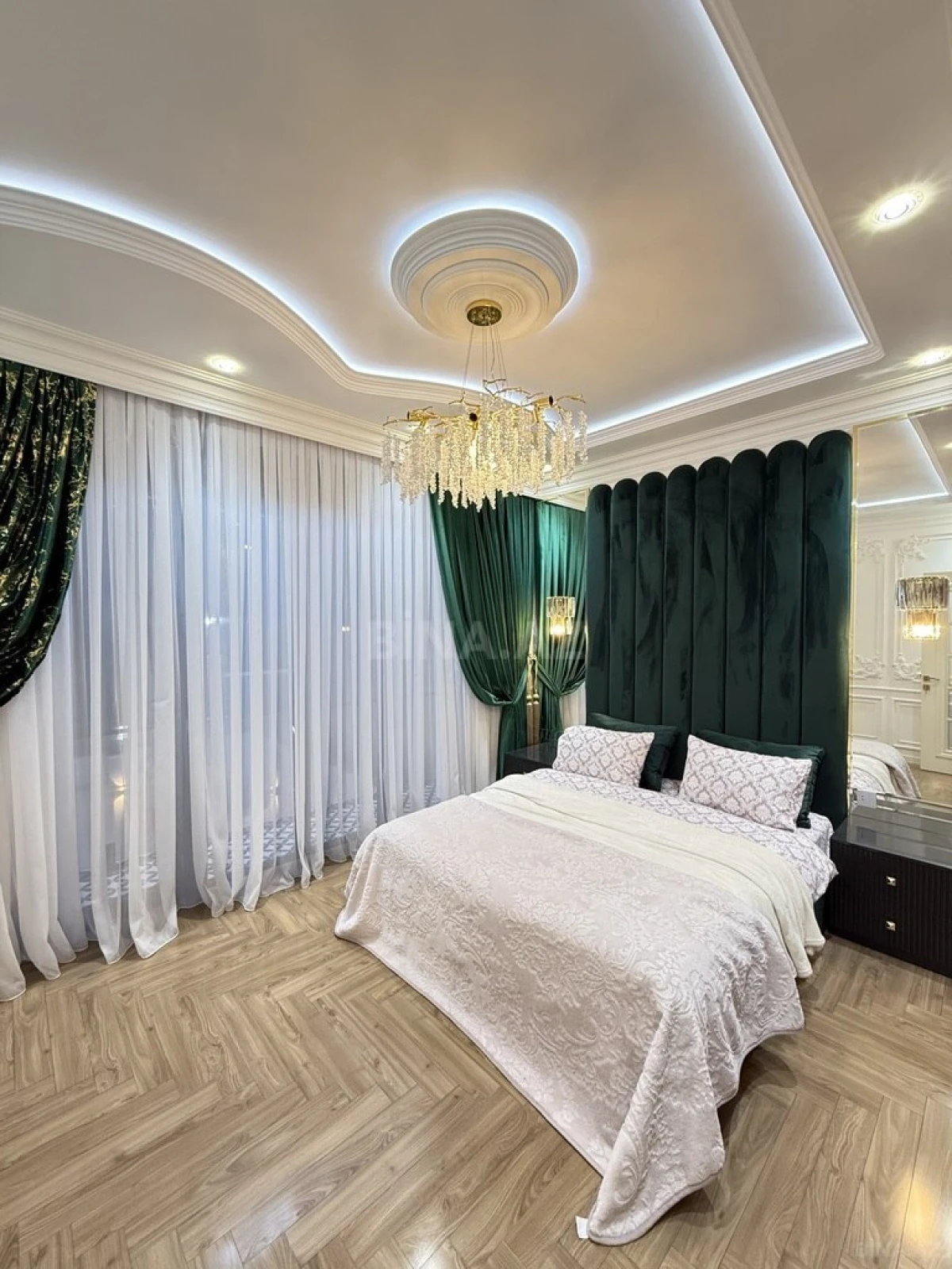 Satılır 6 otaqlı həyət evi 220 m²